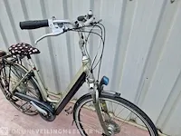 Elektrische damesfiets koga, tesla, zilver-zwart - afbeelding 2 van  7