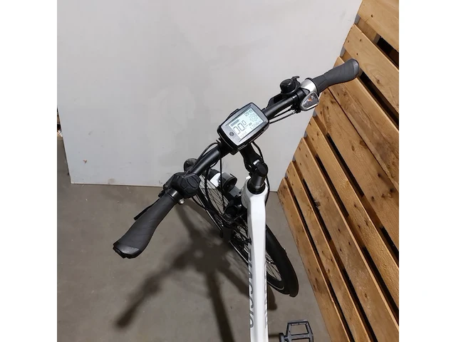 Elektrische damesfiets, piaggio, wit - afbeelding 6 van  17
