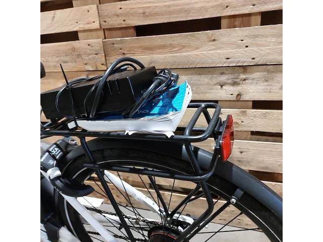 Elektrische damesfiets, piaggio, wit - afbeelding 15 van  17