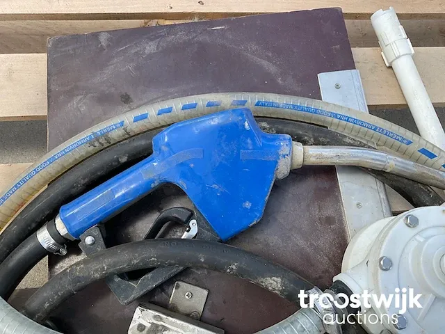 Elektrische en handmatige ad-blue pomp - afbeelding 5 van  6