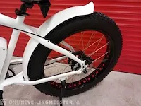 Elektrische fiets beach cruiser, wit, bouwjaar 2023 - afbeelding 8 van  25