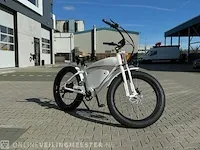Elektrische fiets beach cruiser, wit, bouwjaar 2023