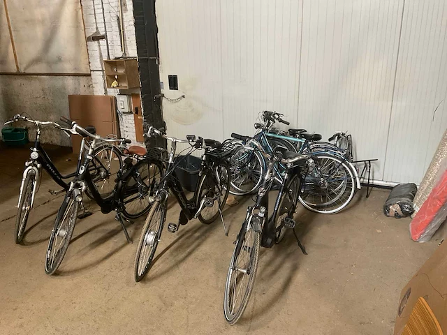 Elektrische fiets fietsen en onderdelen partij - afbeelding 1 van  13