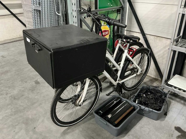 Elektrische fietsen met toebehoren (2x) - afbeelding 1 van  6