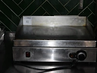 Elektrische grillplaat. afmeting 55 x 38 x 25 cm. - afbeelding 1 van  2