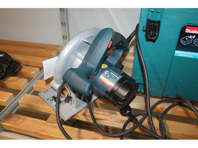 Elektrische handcirkelzaag bosch in makita mbox. - afbeelding 2 van  2