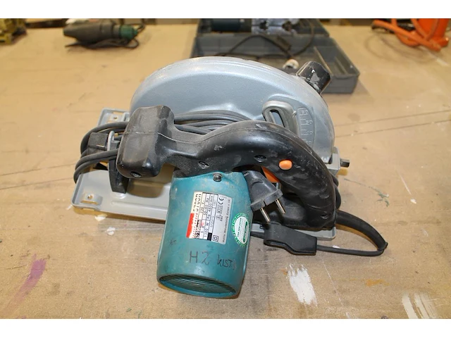 Elektrische handcirkelzaag makita 570003r. - afbeelding 2 van  2