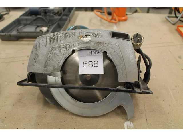 Elektrische handcirkelzaag makita 5900br. - afbeelding 1 van  2