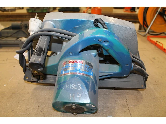 Elektrische handcirkelzaag makita 5900br. - afbeelding 2 van  2