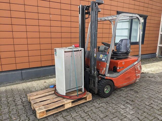 Elektrische heftruck, bt, cbe1.2t, rood, 2003 - afbeelding 23 van  34