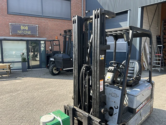 Elektrische heftruck, caterpillar, 1800 kg, 1999 - afbeelding 2 van  42