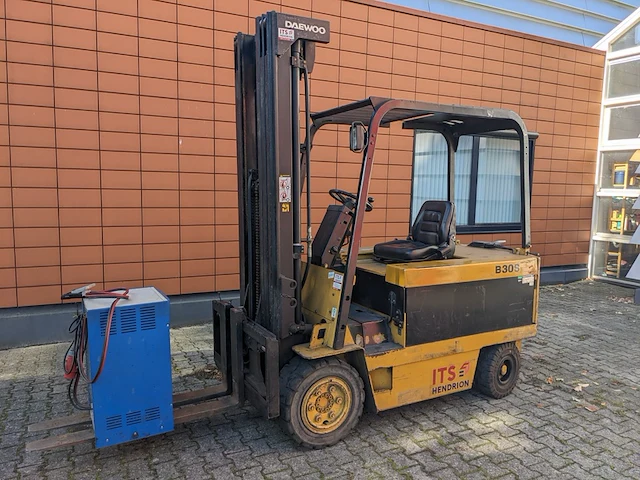 Elektrische heftruck, deawoo, b30s, geel/blauw, 1998 - afbeelding 7 van  36