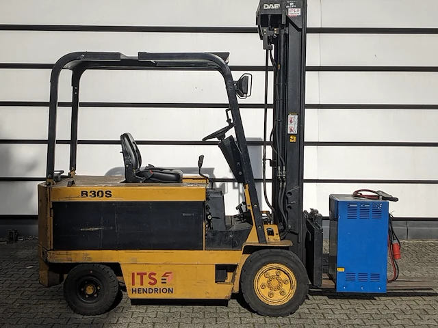 Elektrische heftruck, deawoo, b30s, geel/blauw, 1998 - afbeelding 1 van  36