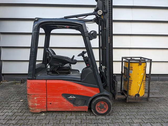 Elektrische heftruck, linde, e16-02, rood, 2014 - afbeelding 1 van  31