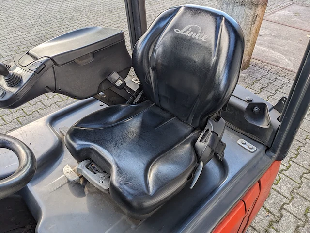 Elektrische heftruck, linde, e16-02, rood, 2014 - afbeelding 16 van  31