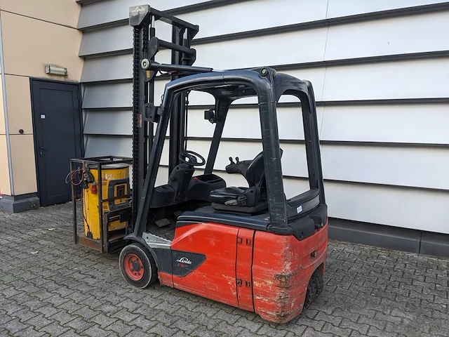 Elektrische heftruck, linde, e16-02, rood, 2014 - afbeelding 26 van  31