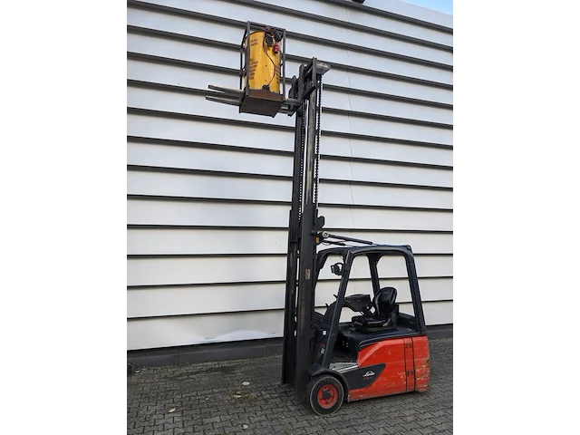 Elektrische heftruck, linde, e16-02, rood, 2014 - afbeelding 28 van  31