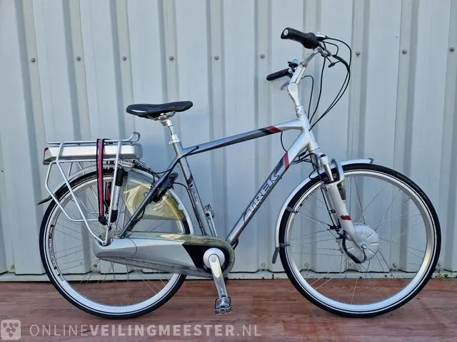 Elektrische herenfiets trek, navigator 300+, zilver - afbeelding 1 van  8