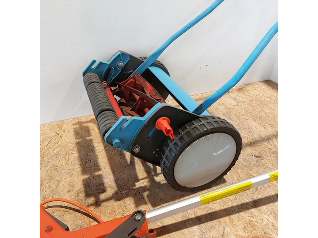 Elektrische kantenmaaier en handmaaier, husqvarna en gardena - afbeelding 2 van  9