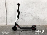 Elektrische kickscooter / step - afbeelding 2 van  9