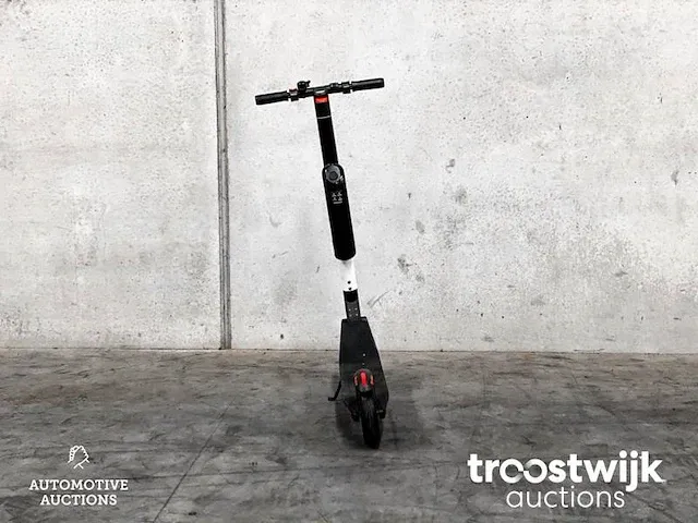 Elektrische kickscooter / step - afbeelding 3 van  9