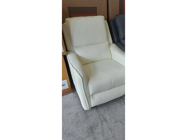 Elektrische lounge fateuil, beige, 2025 - afbeelding 2 van  4