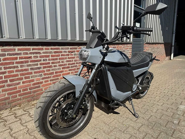 Elektrische motorfiets - afbeelding 7 van  15