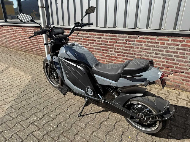 Elektrische motorfiets - afbeelding 8 van  15