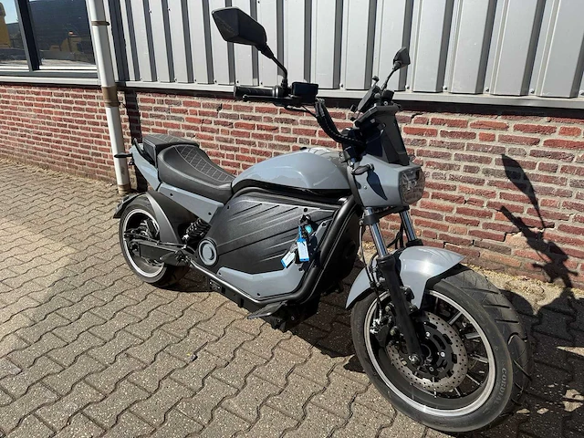 Elektrische motorfiets - afbeelding 10 van  15