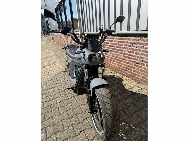 Elektrische motorfiets - afbeelding 11 van  15