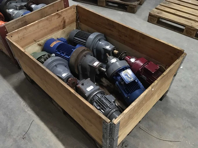 Elektrische motorreductoren (6x) - afbeelding 1 van  4