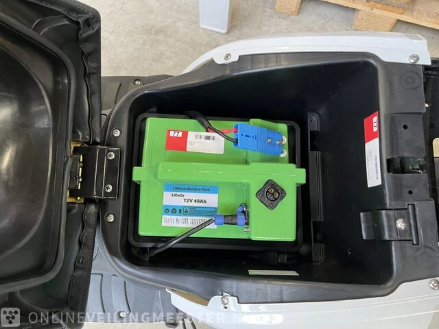 Elektrische motor/scooter 80 km p/u 'police' edrive, cargo job - afbeelding 2 van  13