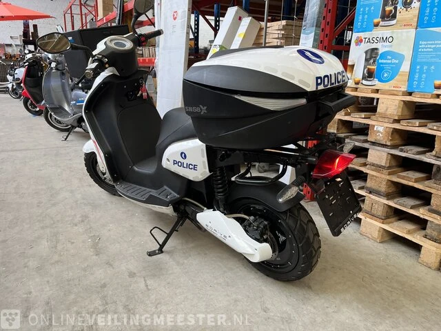 Elektrische motor/scooter 80 km p/u 'police' edrive, cargo job - afbeelding 5 van  13