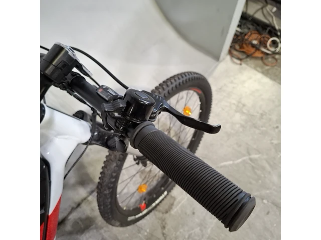 Elektrische mountainbike, rockrider, st100 - afbeelding 8 van  21
