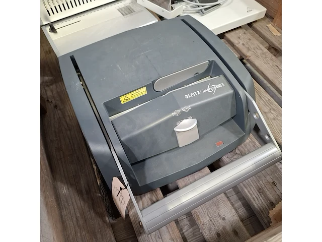 Elektrische nietmachine en 2x inbindmachine, o.a leitz - afbeelding 5 van  11