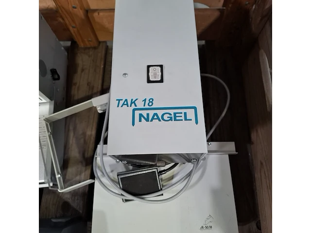 Elektrische nietmachine en 2x inbindmachine, o.a leitz - afbeelding 11 van  11