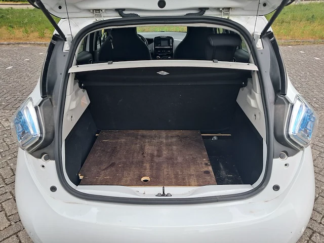 Elektrische personenauto renault, zoë r90 intens | 40 kwh accu, bouwjaar 2018 - afbeelding 40 van  56