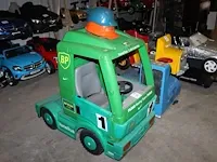 Elektrische racetruck mercedes-benz. 115 x 60 x 100 cm. werking onbekend