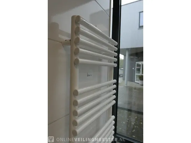 Elektrische radiator antrax it, wit ral 9016 - afbeelding 6 van  6