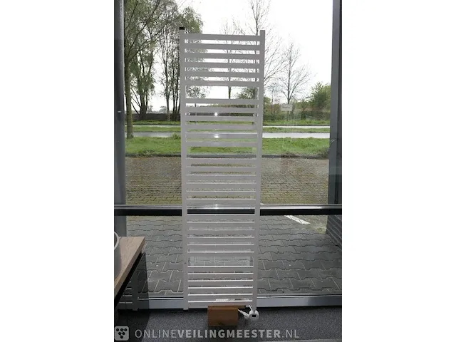 Elektrische radiator instamat ink, wit ral 9016 - afbeelding 1 van  4