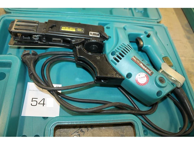 Elektrische schroefautomaat makita 6834 in kunststof koffer. - afbeelding 1 van  1