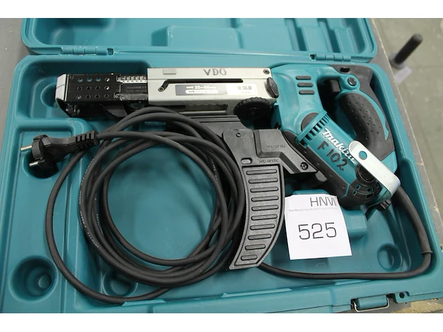 Elektrische schroefautomaat makita 6842 in kunststof koffer. - afbeelding 1 van  1