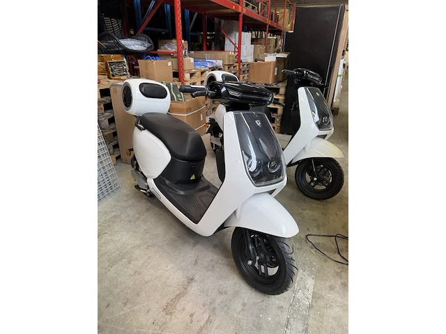 Elektrische scooter 25 km p/u, edrive, milano, wit - afbeelding 1 van  10