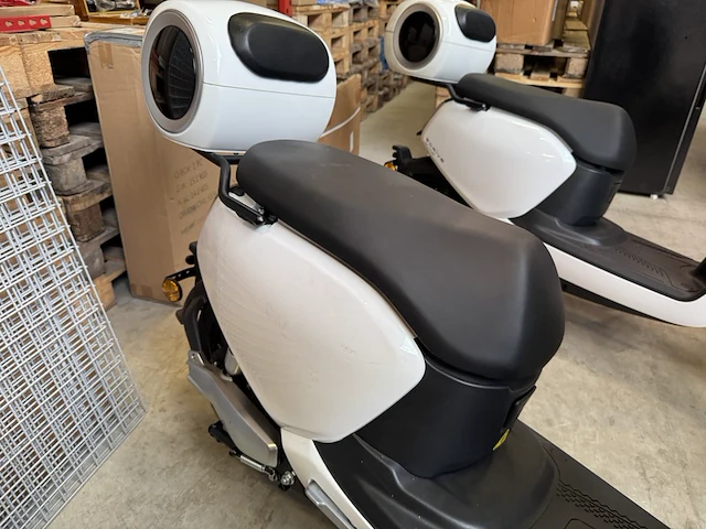 Elektrische scooter 25 km p/u, edrive, milano, wit - afbeelding 6 van  10