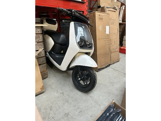 Elektrische scooter 25 km p/u edrive - afbeelding 1 van  10