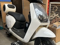Elektrische scooter 25 km p/u edrive - afbeelding 1 van  9