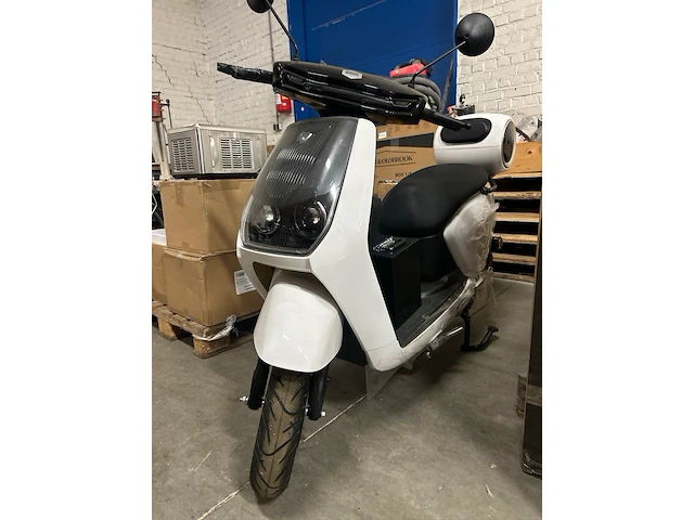 Elektrische scooter 25km/u edrive, milano, wit - afbeelding 2 van  9