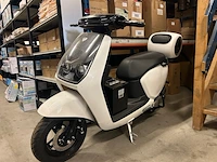Elektrische scooter 25km/u edrive, milano - afbeelding 1 van  12