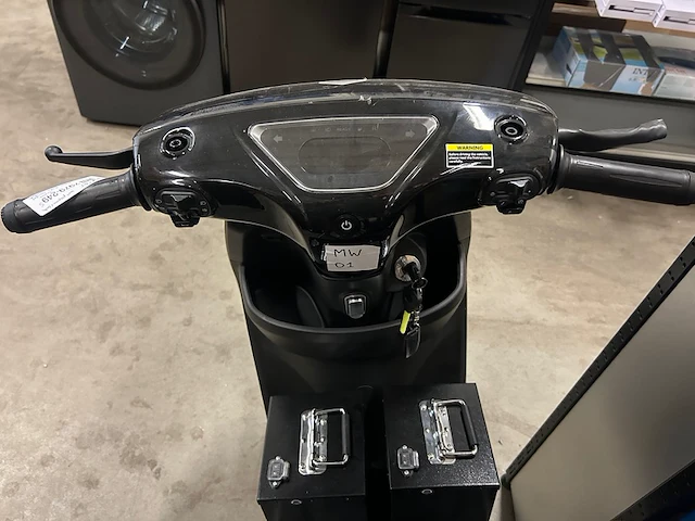 Elektrische scooter 25km/u edrive, milano - afbeelding 8 van  12