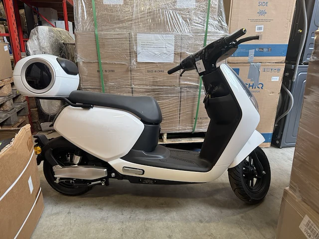 Elektrische scooter 25km/u edrive, wit - afbeelding 1 van  7